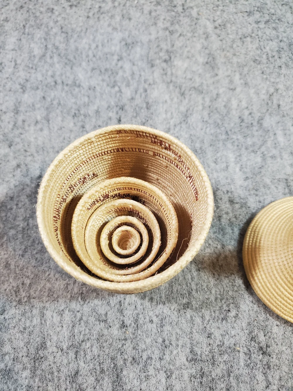 Set of 5 Rwandan Tutsi Handwoven Decorative Baskets in Natural Straw